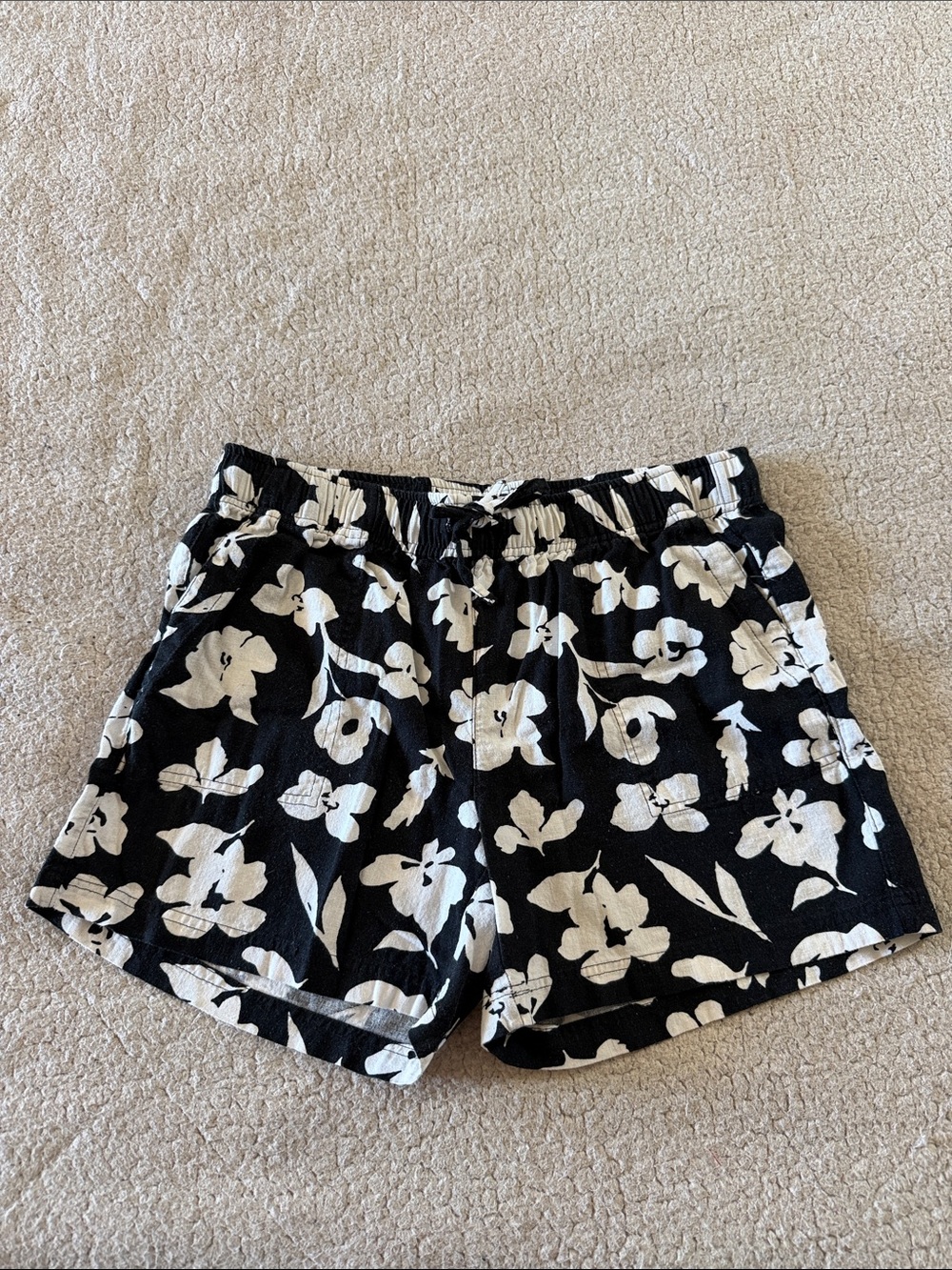 Jules & Leopold Linen Blend Black and White Floral Drawstring Athletic Shorts M